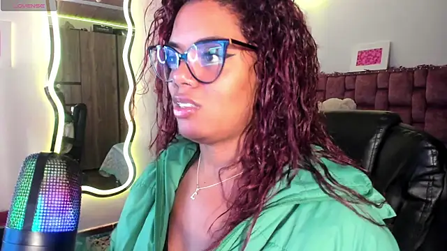 ladyrd1 online show from January 7, 3:14 am