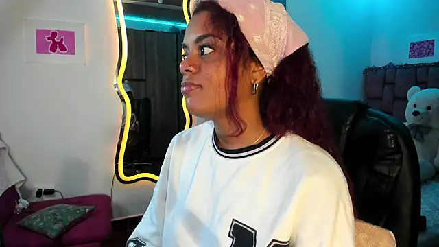 ladyrd1 online show from January 31, 10:52 am