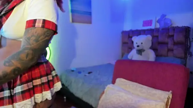 ladyrd1 online show from February 12, 4:12 am