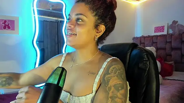 ladyrd1 online show from February 28, 9:47 am