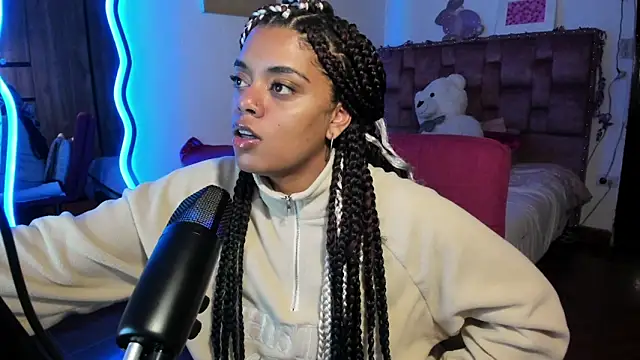 ladyrd1 online show from March 6, 4:41 am