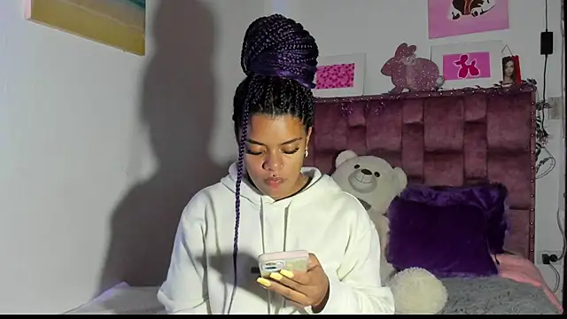 ladyrd1 online show from October 16, 7:53 am