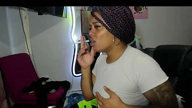 ladyrd1 online show from November 27, 2:46 am