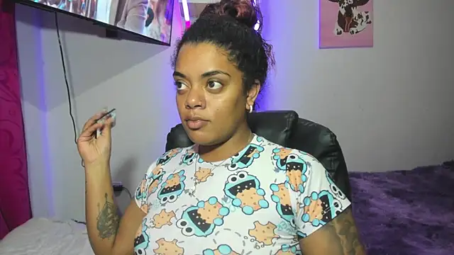 Snapshot of ladyrd1 chatting on January 10, 5:42 am ladyrd1 online show from January 10, 5:42 am