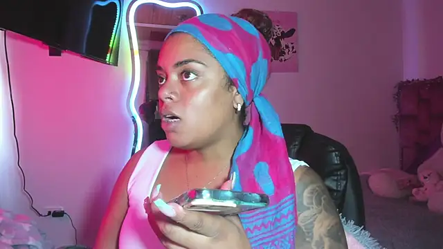 Snapshot of ladyrd1 chatting on January 12, 8:47 pm ladyrd1 online show from January 12, 8:47 pm