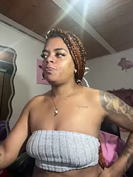 Snapshot of ladyrd1 chatting on February 1, 11:03 pm ladyrd1 online show from February 1, 11:03 pm