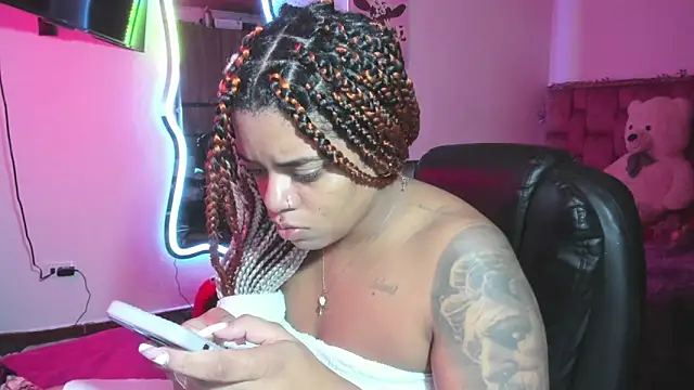 Snapshot of ladyrd1 chatting on February 10, 1:37 pm ladyrd1 online show from February 10, 1:37 pm