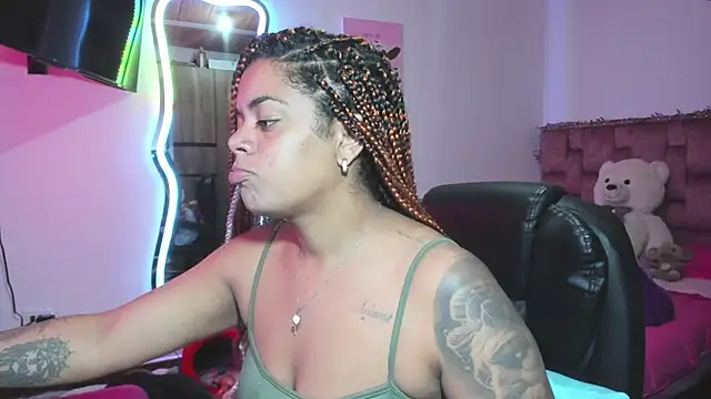 Snapshot of ladyrd1 chatting on February 11, 1:05 pm ladyrd1 online show from February 11, 1:05 pm