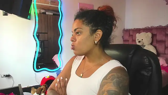 Snapshot of ladyrd1 chatting on March 1, 6:21 pm ladyrd1 online show from March 1, 6:21 pm