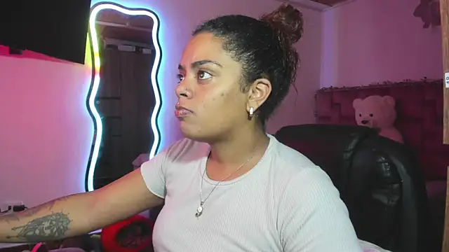 Snapshot of ladyrd1 chatting on March 7, 7:11 pm ladyrd1 online show from March 7, 7:11 pm