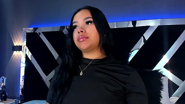 MarianaGarciaa   online show from May 1, 7:07 pm