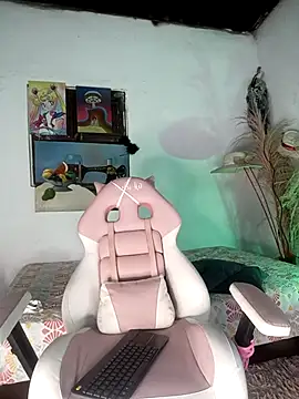 lovely kitt online show from March 8, 4:49 am