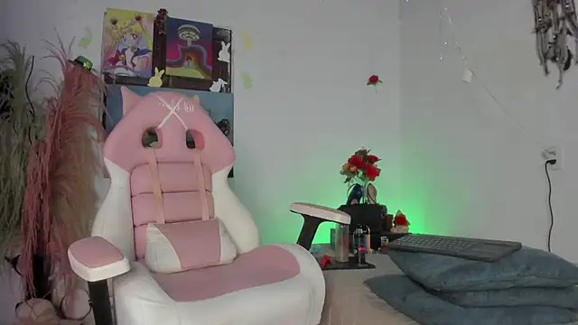 lovely kitt online show from July 23, 1:58 am