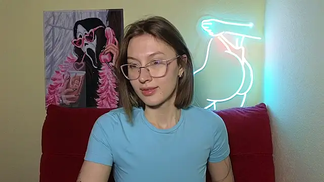 Snapshot of MalvinaBlum chatting on February 17, 7:53 pm MalvinaBlum online show from February 17, 7:53 pm
