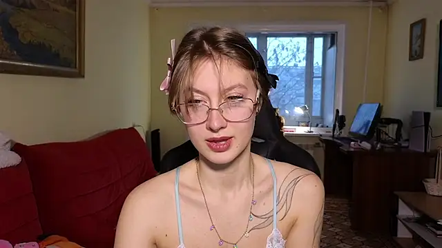 MalvinaBlum online show from November 18, 2:28 am