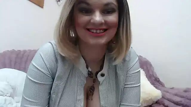 Snapshot of YourSweetJam chatting on November 17, 4:24 pm YourSweetJam online show from November 17, 4:24 pm