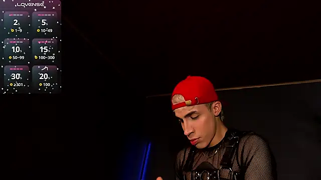 Snapshot of Angel_Snowhotxxx chatting on November 17, 6:08 am Angel Snowhotxxx online show from November 17, 6:08 am