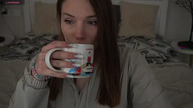 Snapshot of IceDanielles chatting on November 9, 1:42 pm IceDanielles online show from November 9, 1:42 pm