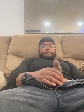 Snapshot of Enos3 chatting on October 24, 7:43 pm Enos3 online show from October 24, 7:43 pm