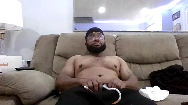 Snapshot of Enos3 chatting on October 28, 1:25 pm Enos3 online show from October 28, 1:25 pm