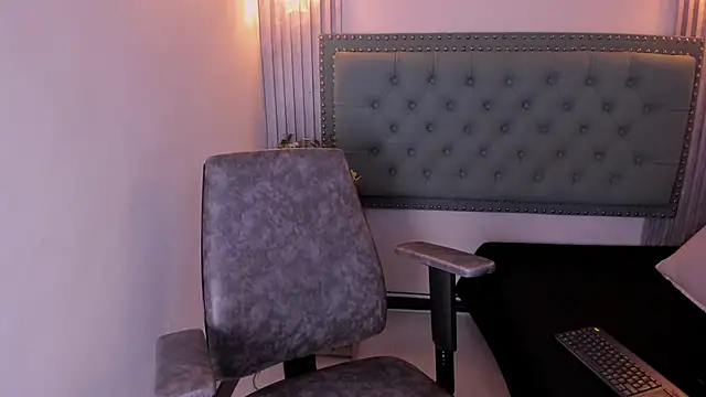 Snapshot of Celeste_Mcs_ chatting on November 12, 3:51 am Celeste Mcs online show from November 12, 3:51 am