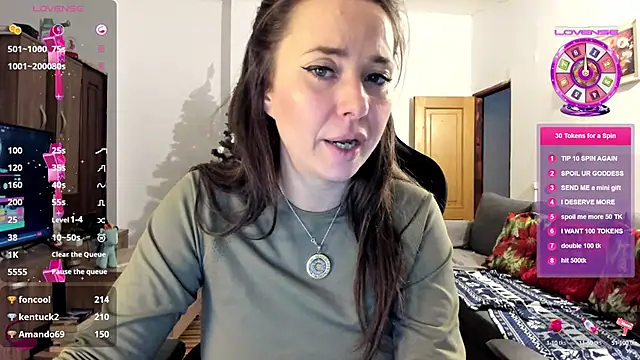 Snapshot of PlayfulGoddess chatting on February 3, 6:17 pm PlayfulGoddess online show from February 3, 6:17 pm