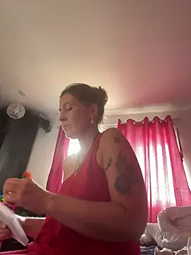 Snapshot of Lwhite1 chatting on July 30, 3:22 pm Lwhite1 online show from July 30, 3:22 pm