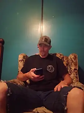 Snapshot of REDHAMMER_ chatting on June 29, 1:45 am REDHAMMER online show from June 29, 1:45 am