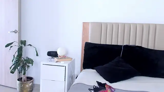 AnaHenao online show from October 15, 5:24 pm