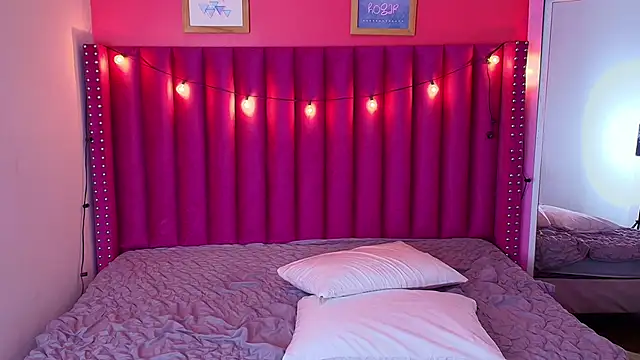 littleebonny online show from February 20, 1:51 pm