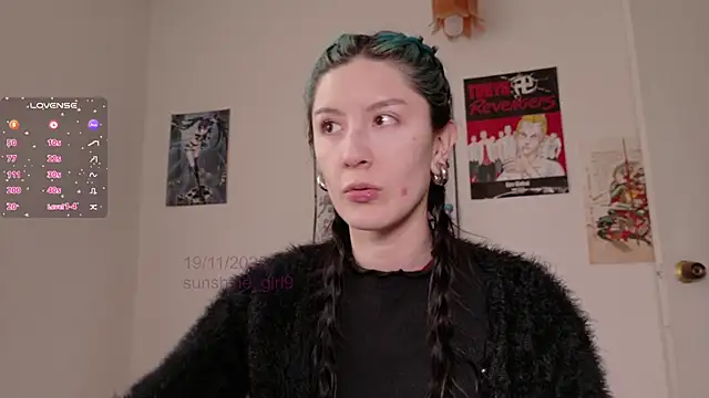 Snapshot of sunshine_girl9 chatting on November 19, 7:58 pm sunshine girl9 online show from November 19, 7:58 pm