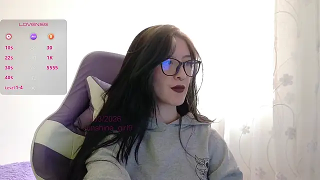 Snapshot of sunshine_girl9 chatting on March 3, 8:26 pm sunshine girl9 online show from March 3, 8:26 pm