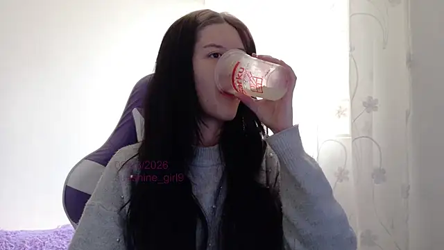 Snapshot of sunshine_girl9 chatting on March 9, 9:08 pm sunshine girl9 online show from March 9, 9:08 pm