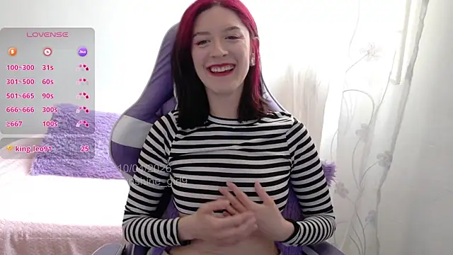 Snapshot of sunshine_girl9 chatting on April 10, 6:45 pm sunshine girl9 online show from April 10, 6:45 pm