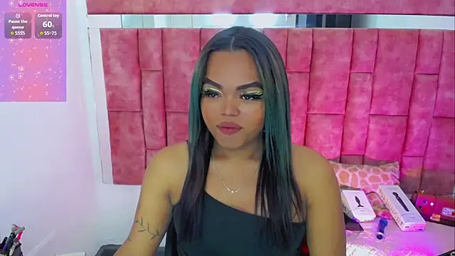 KayleighDreams  online show from March 13, 12:23 pm