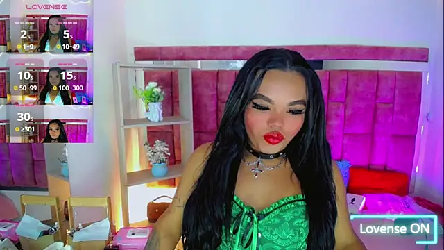 Snapshot of KayleighDreams_ chatting on June 6, 3:17 pm KayleighDreams online show from June 6, 3:17 pm