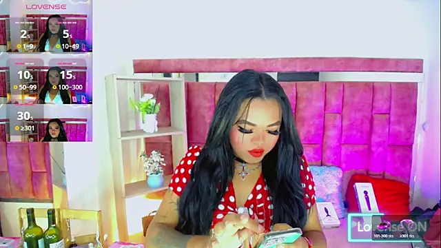 Snapshot of KayleighDreams_ chatting on June 10, 3:29 am KayleighDreams online show from June 10, 3:29 am