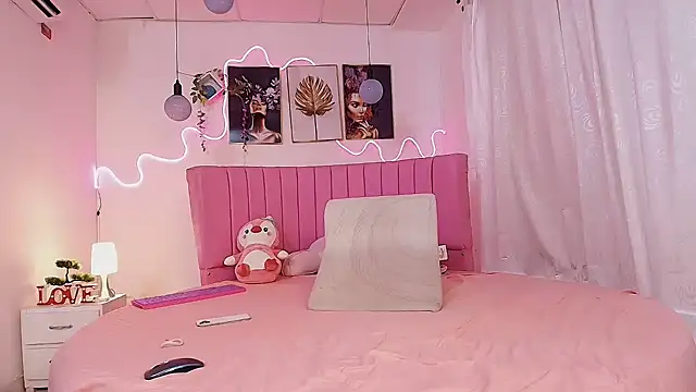 Snapshot of Azul_horney chatting on November 15, 9:32 pm Azul horney online show from November 15, 9:32 pm