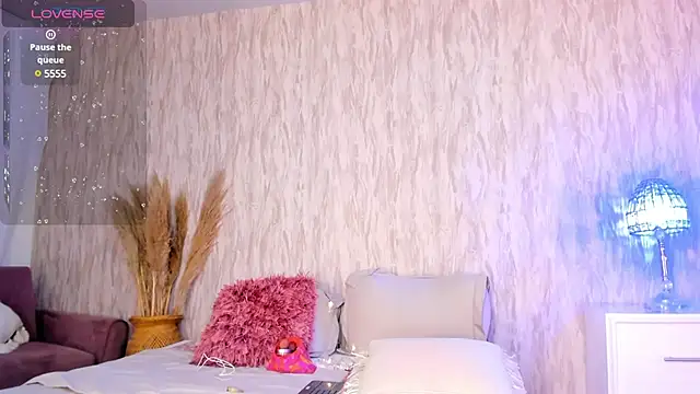 Snapshot of emily_parkerr chatting on January 14, 1:47 am emily parkerr online show from January 14, 1:47 am