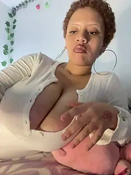 Snapshot of Charlotee_ chatting on February 11, 7:02 am Charlotee online show from February 11, 7:02 am