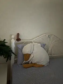 BeatriceTender online show from December 17, 3:45 am