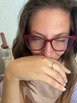 BeatriceTender online show from July 12, 12:18 pm