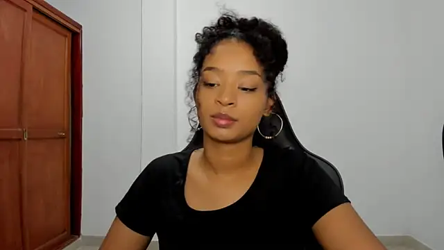 Snapshot of avellanatammy chatting on November 8, 2:45 am avellanatammy online show from November 8, 2:45 am