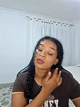 avellanatammy online show from April 27, 11:47 pm