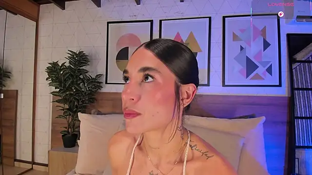 Snapshot of AgattaDuque chatting on July 15, 7:41 pm AgattaDuque online show from July 15, 7:41 pm