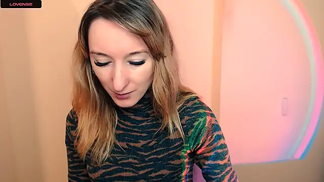 Snapshot of AmandaSell chatting on November 27, 8:49 am AmandaSell online show from November 27, 8:49 am