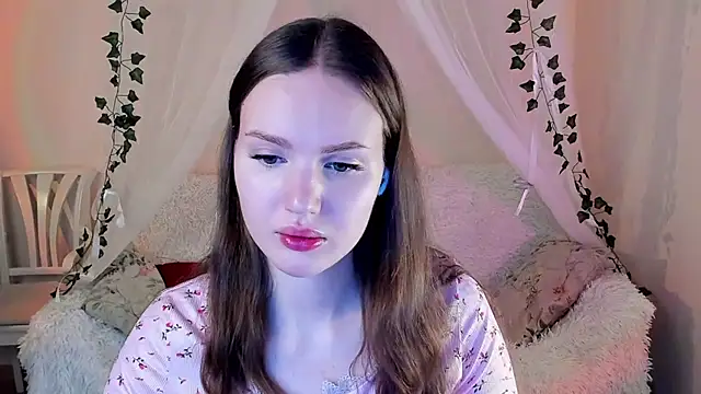 Snapshot of MishkaMe chatting on November 19, 3:45 pm MishkaMe online show from November 19, 3:45 pm