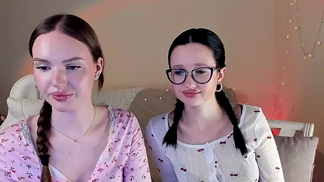 Snapshot of MishkaMe chatting on November 30, 4:33 pm MishkaMe online show from November 30, 4:33 pm