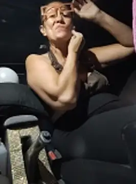 Snapshot of TheDime chatting on November 4, 3:16 am TheDime online show from November 4, 3:16 am