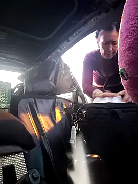 Snapshot of TheDime chatting on November 24, 12:54 am TheDime online show from November 24, 12:54 am